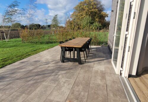 Ruime vakantiebungalow de Sleedoorn met terras en groene tuin in Limburg