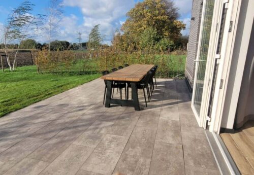 Ruime vakantiebungalow de Sleedoorn met terras en groene tuin in Limburg